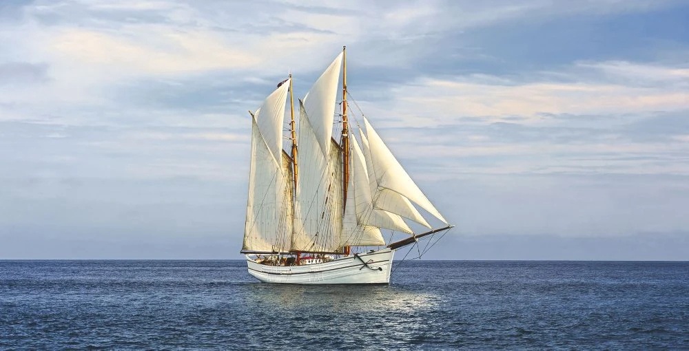 Фотообои и фрески на стену - в детскую комнату, парусник, белый