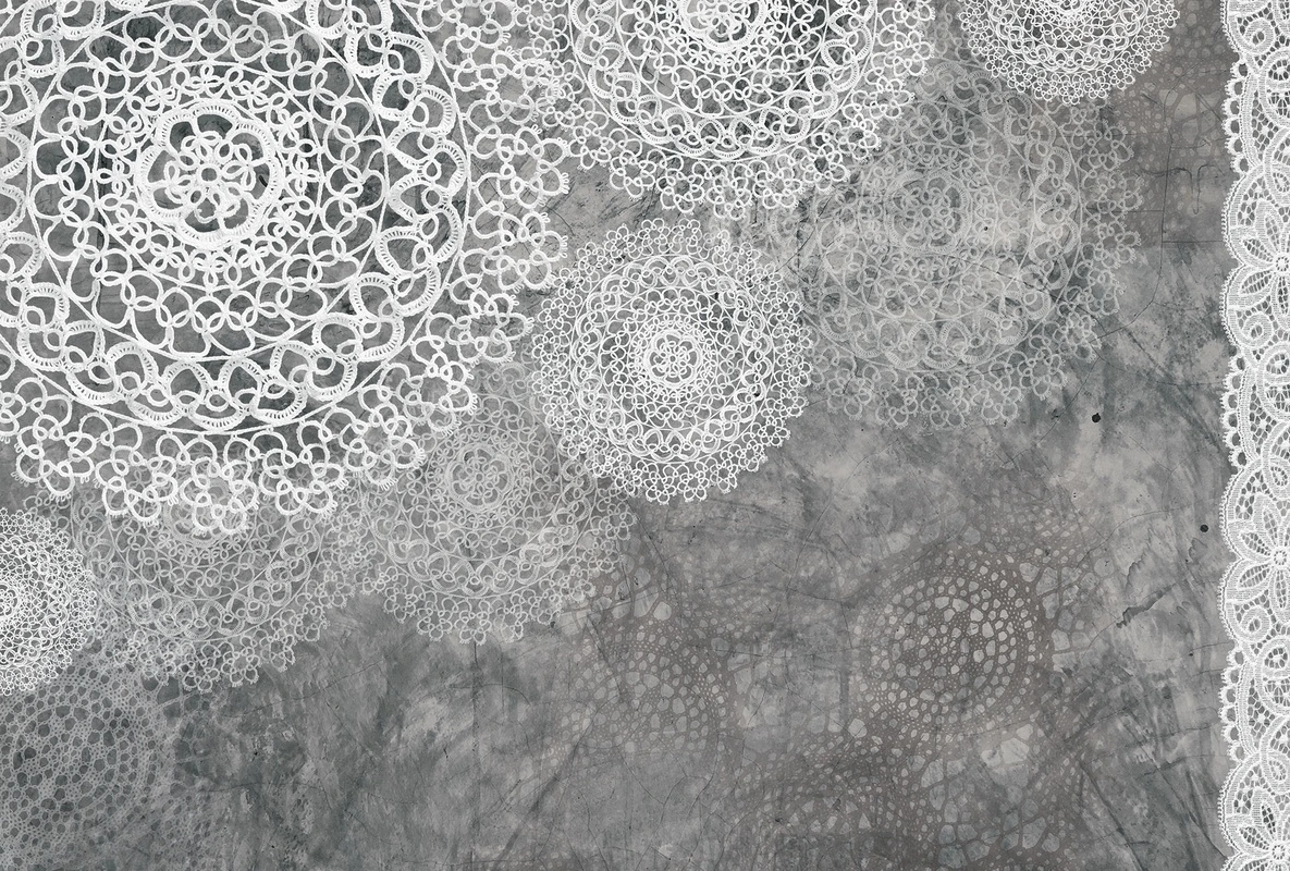Фотообои на стену - кружево, серый фон, вензеля, ажурные узоры, винтажные, текстура, орнамент, салфетки, декоративные, серые