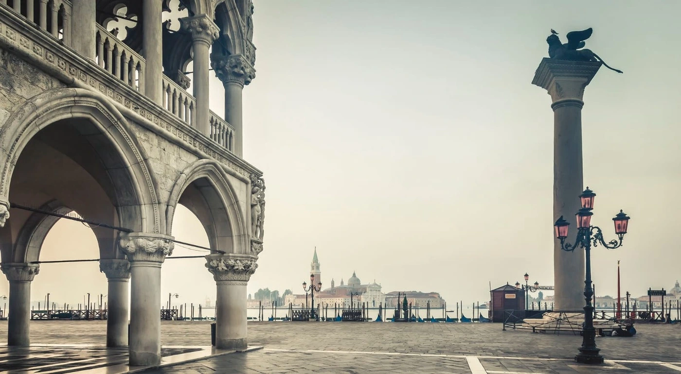 Фотообои на стену - классика, архитектура, дворец, площадь, колонна