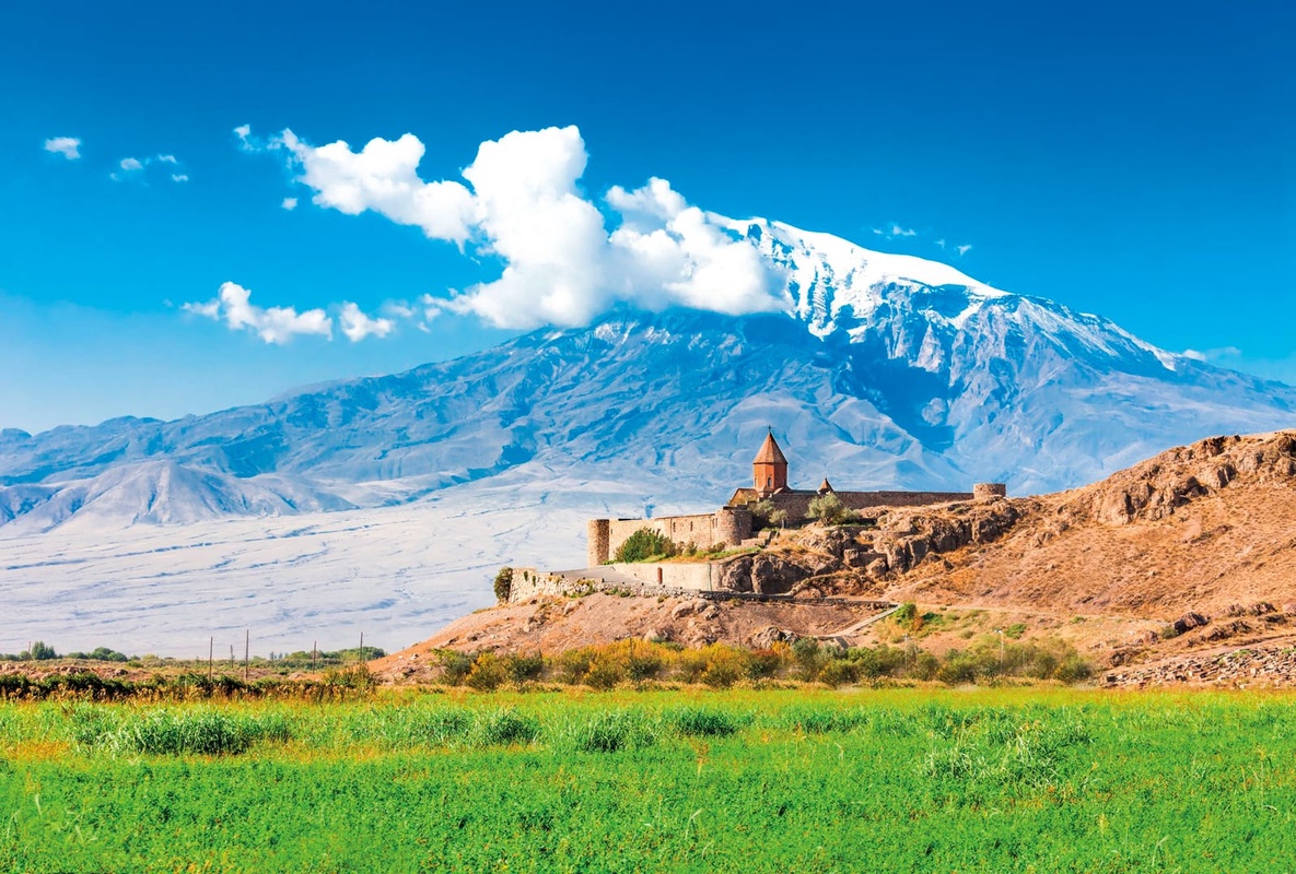 Фотообои и фрески на стену - пейзаж, горы, трава