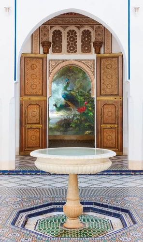 в гостиницу, восточные, павлин