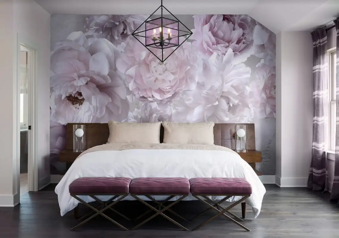 Фотообои и фрески в интерьере - сиреневые, над кроватью, пионы, кирпич, в спальню, картинки, дизайн спальни, маленькая спальня, готовые, стеклообои, цветы, под белый кирпич