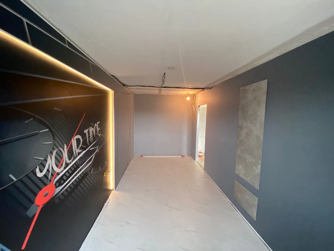 Фотообои в интерьере - наши работы, часы, на черном фоне