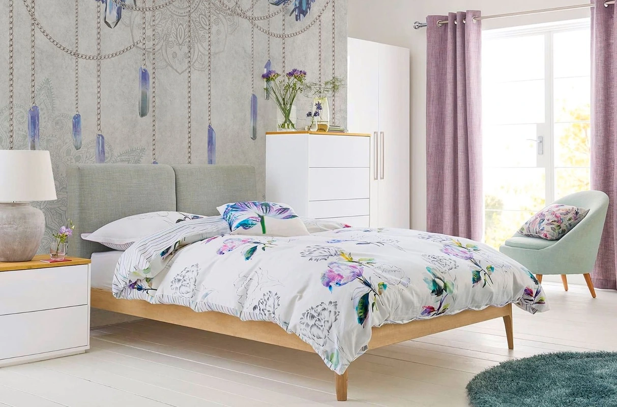 Фотообои в интерьере - графика, цепи, подвесы, кристалы, серая, голубая, сиреневая